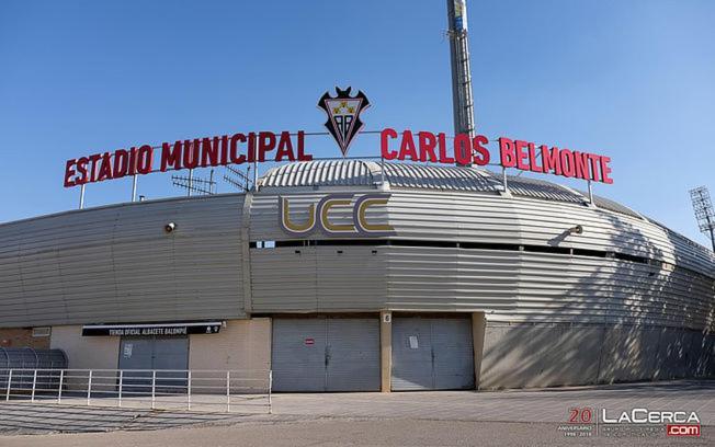 Bonito Apartamento En Centro Ciudad Con Garaje Albacete Exterior foto